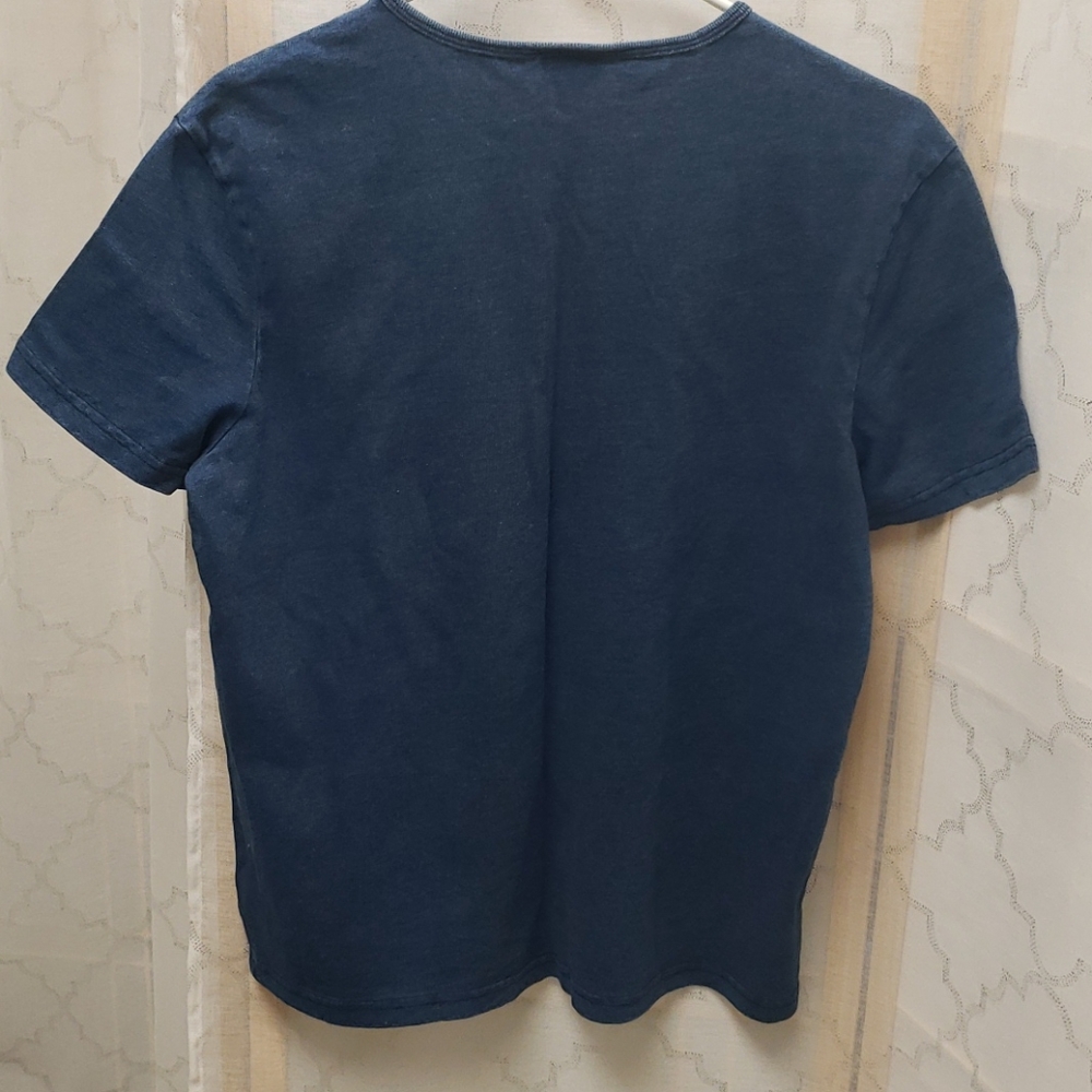 Merona T-Shirt 100% cotton, Medium - Picture 3 of 4